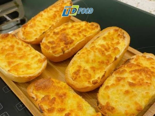Chuẩn bị nguyên liệu làm bánh mì nướng phô mai nhanh gọn